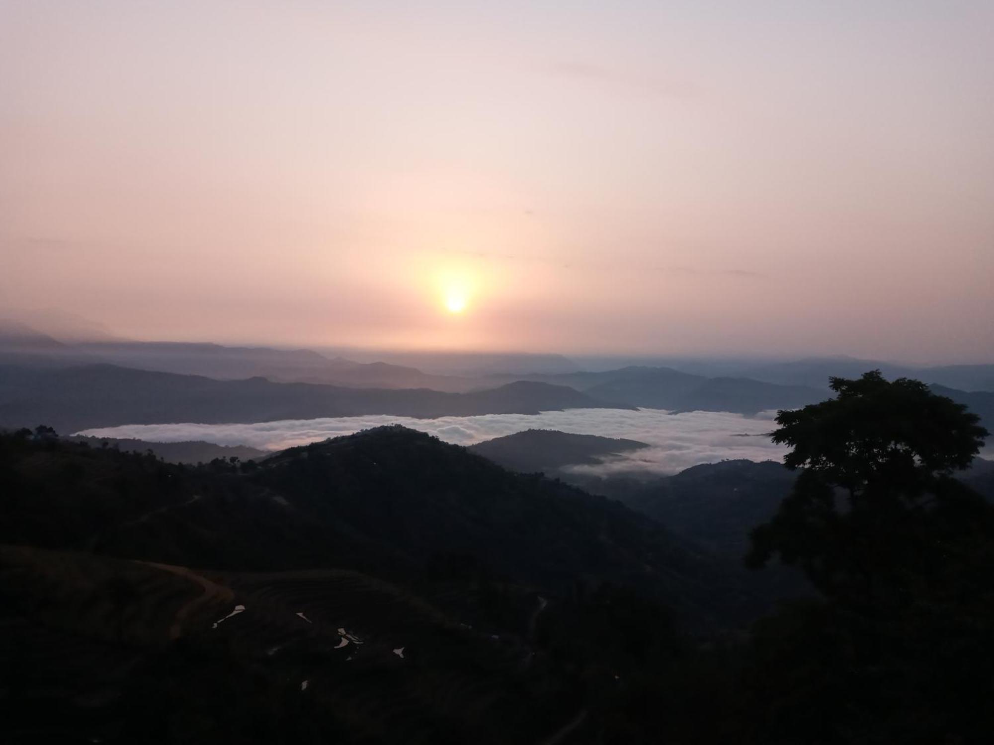 Unique Point Home Stay Нагаркот Номер фото