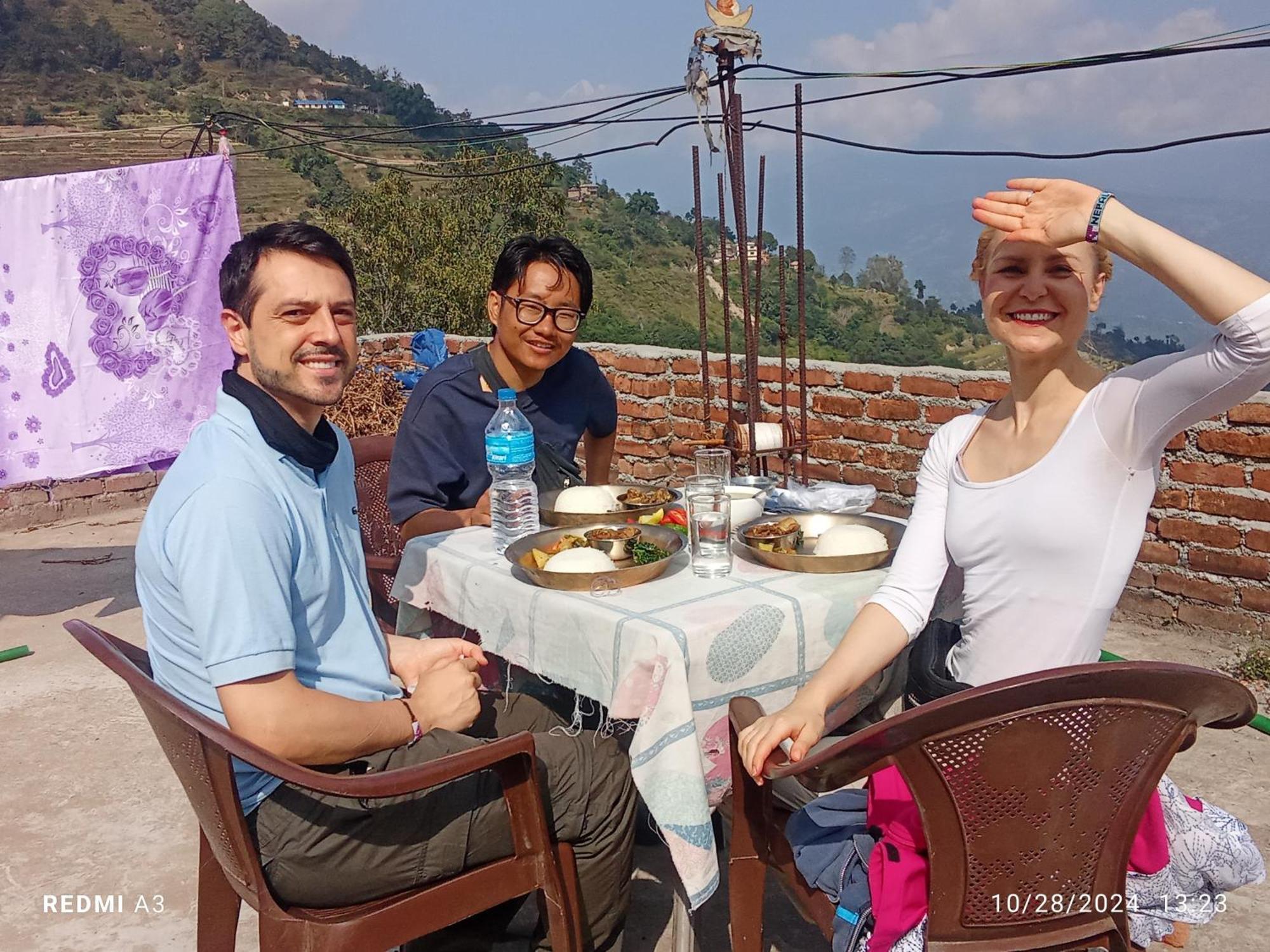Unique Point Home Stay Нагаркот Экстерьер фото